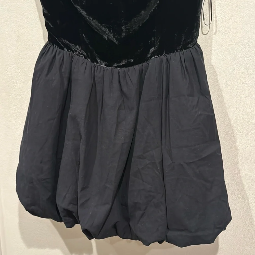 NWT reformation St. Louis Velvet Dress size 6 strapless holiday - Picture 4 of 8